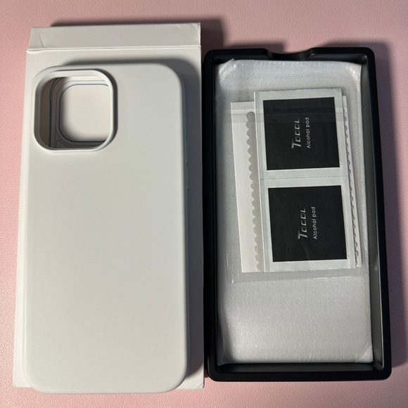 iPhone 14 Pro Max White Silicone Phone case 2 Screen Protector include - Picture 2 of 4